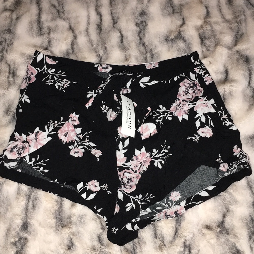 Kendall & Kylie black floral shorts, very comfy!